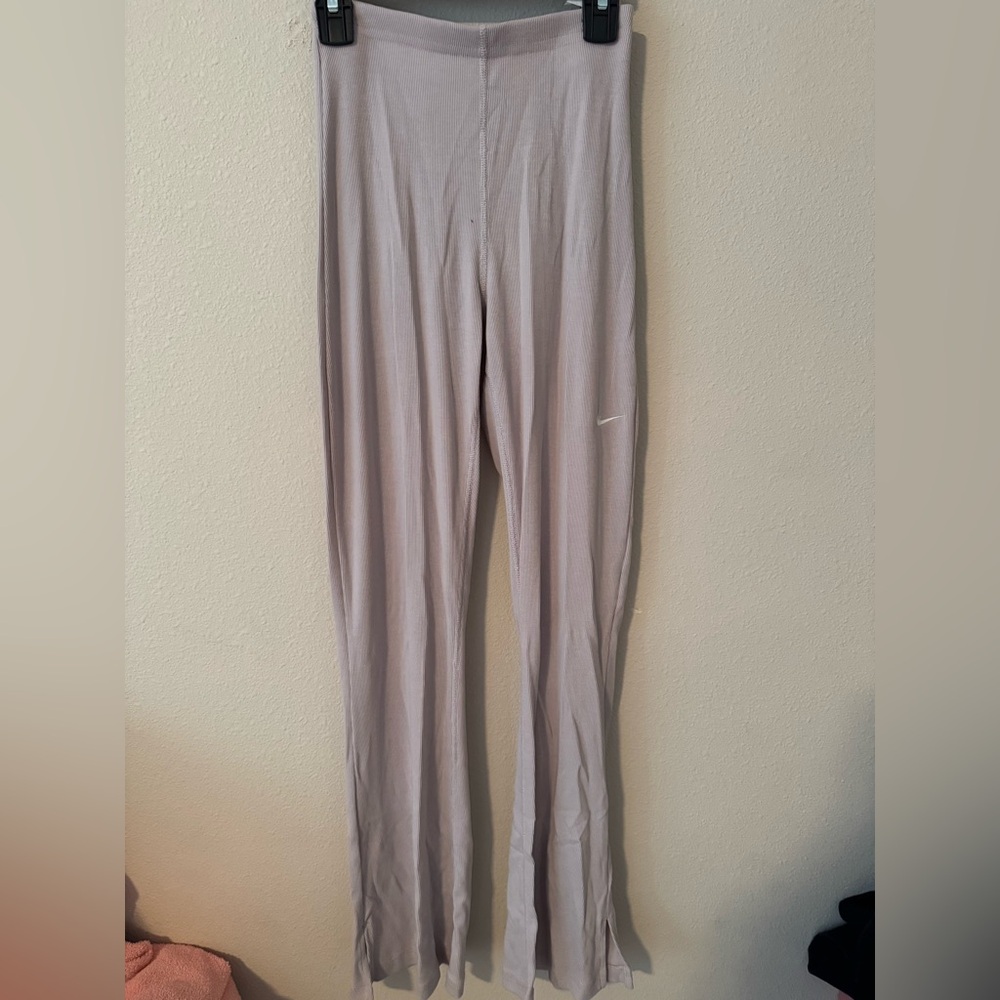 Nike Women's Gray/purple Leggings